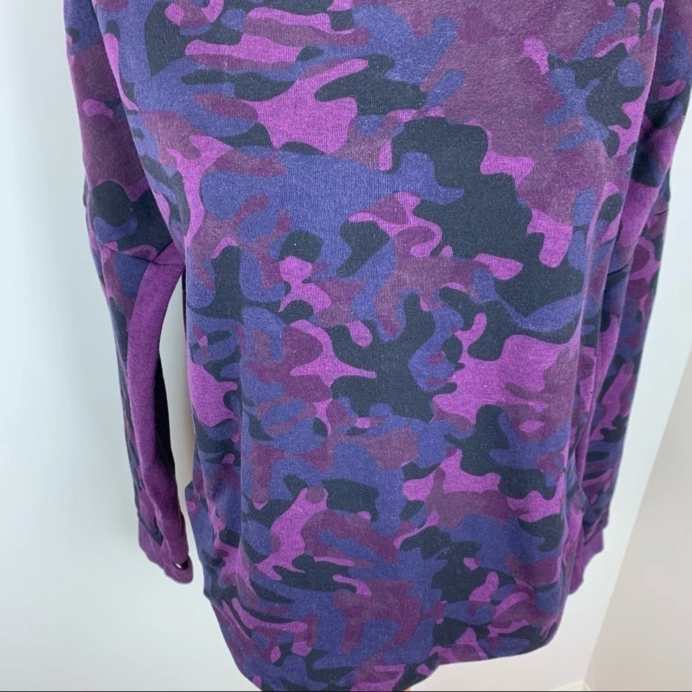 Nike Purple Camo Fleece‎ Crew Neck Sweatshirt A6
